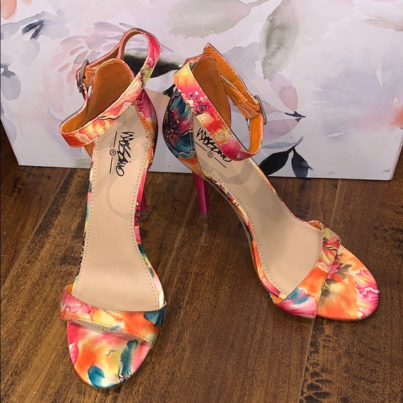 Colourful heels - Picture 2 of 4